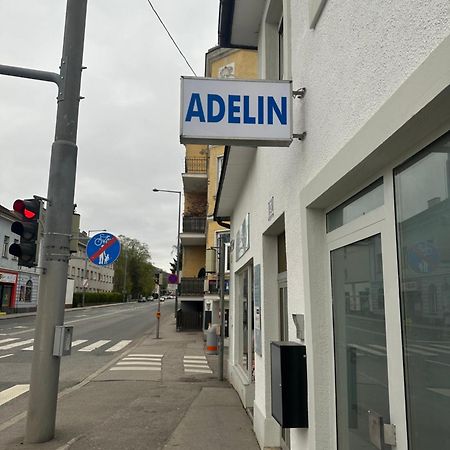 Adelin Vienna Hostel Bagian luar foto