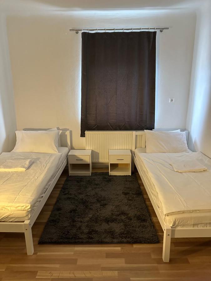 Adelin Vienna Hostel Bagian luar foto