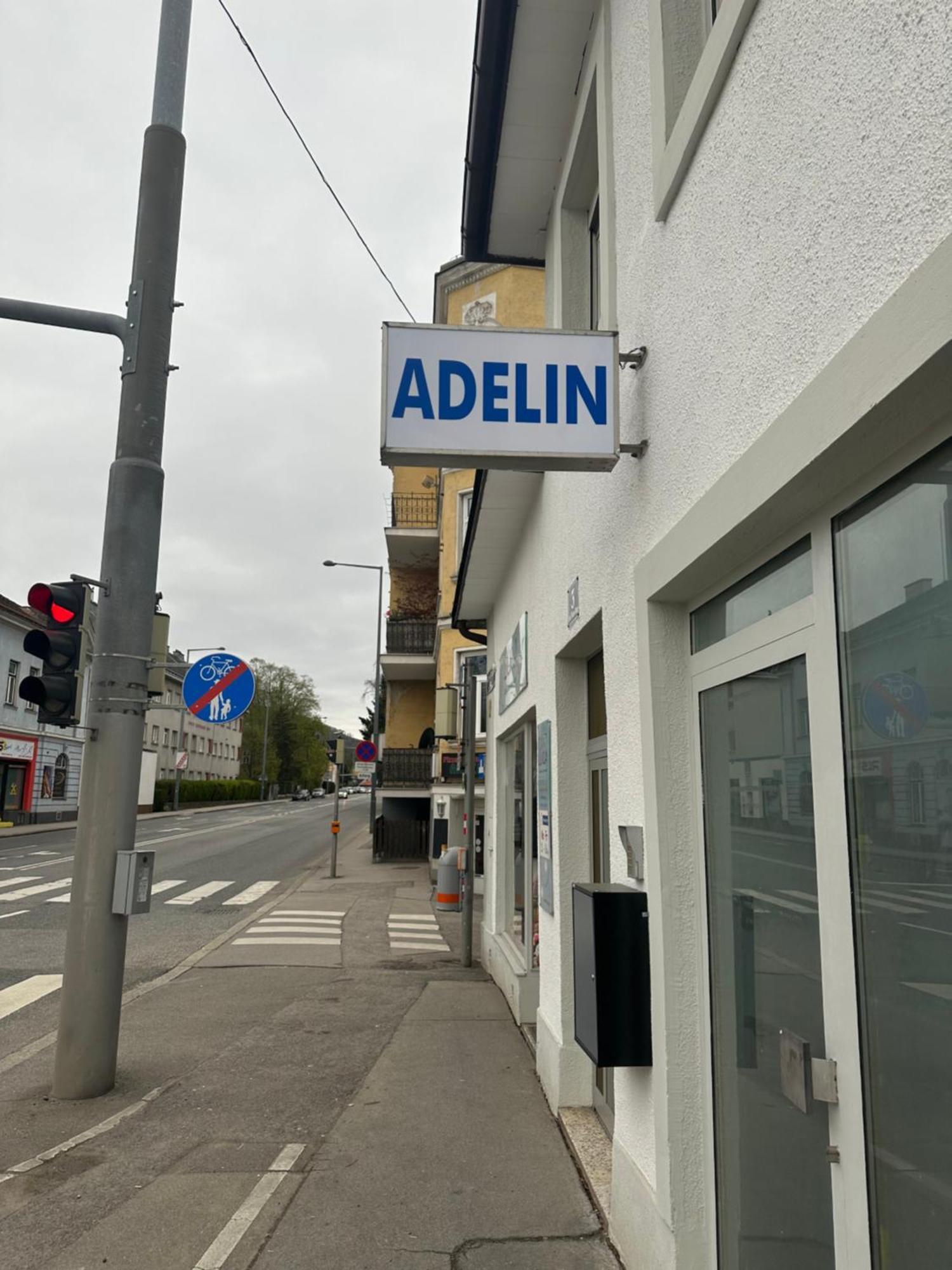 Adelin Vienna Hostel Bagian luar foto