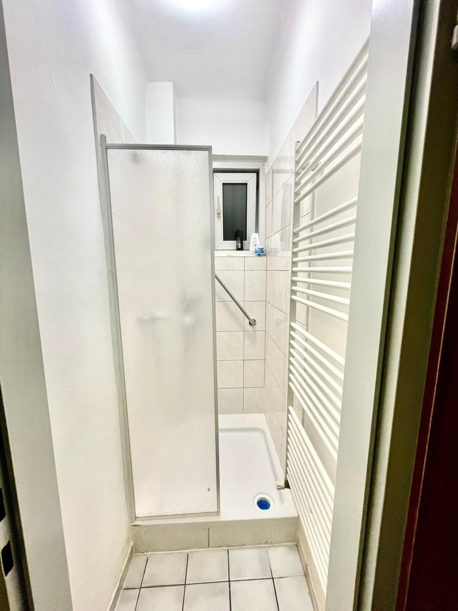 Adelin Vienna Hostel Bagian luar foto